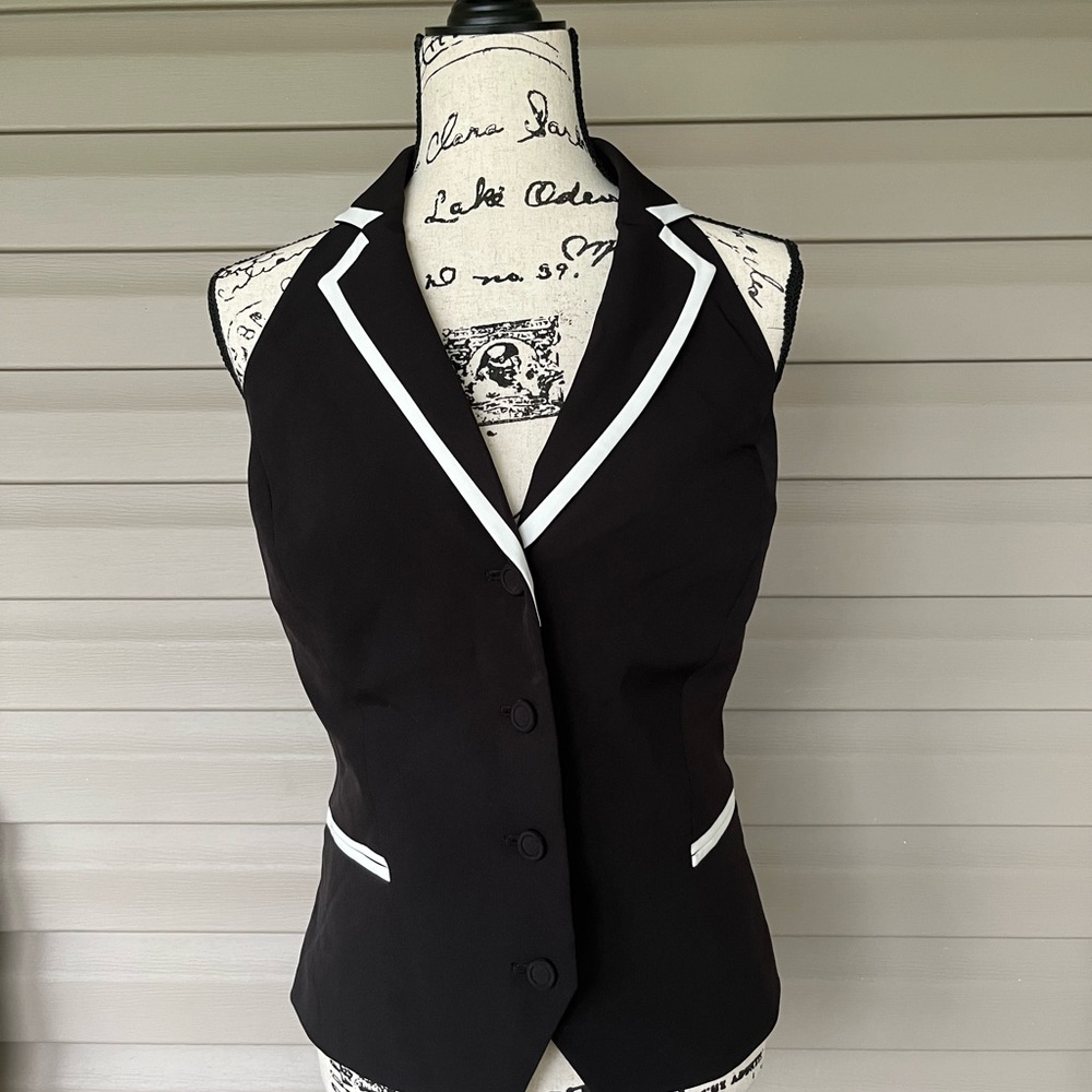 WHBM $120 Contrast Piping Halter Vest